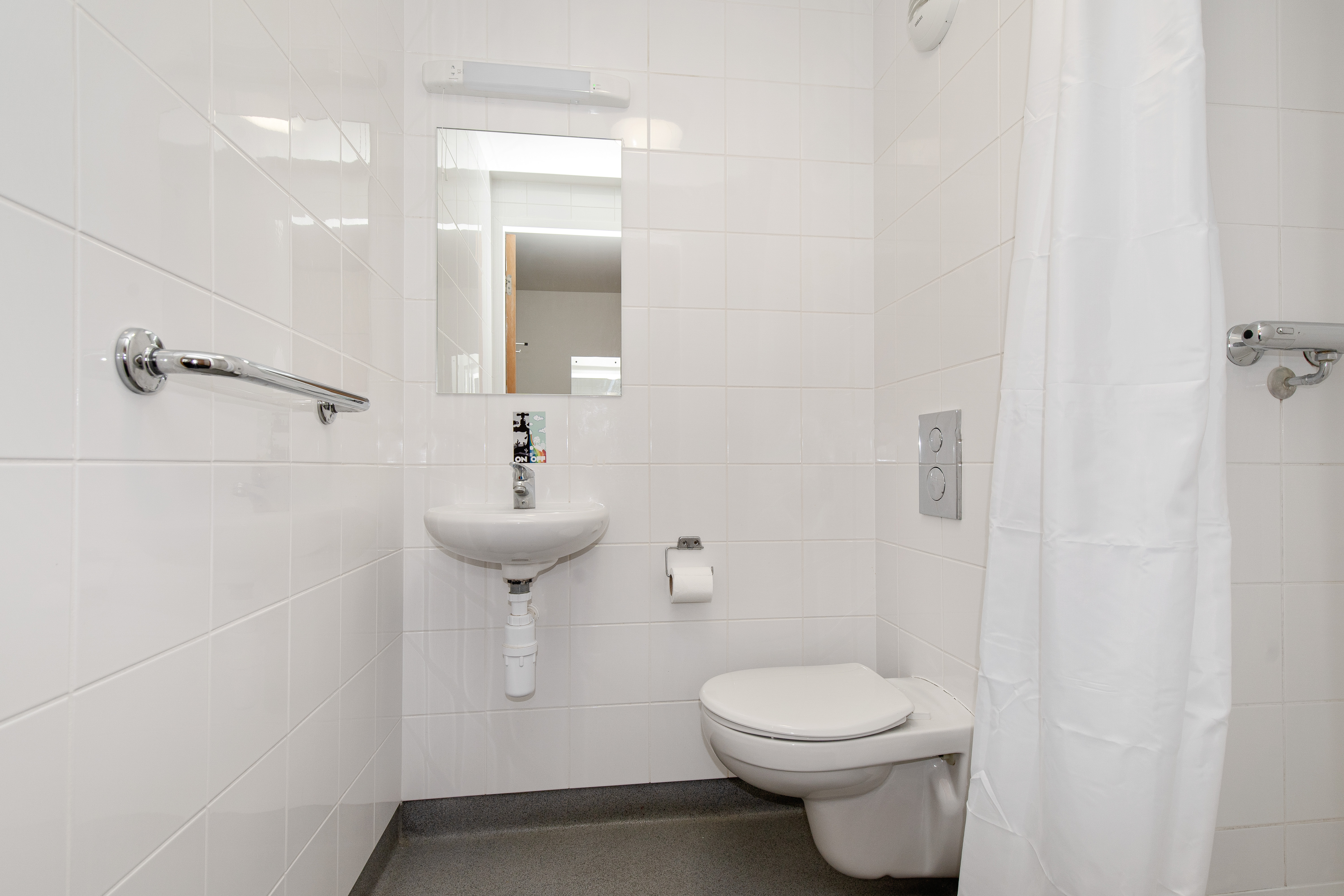 Single Ensuite Bathroom