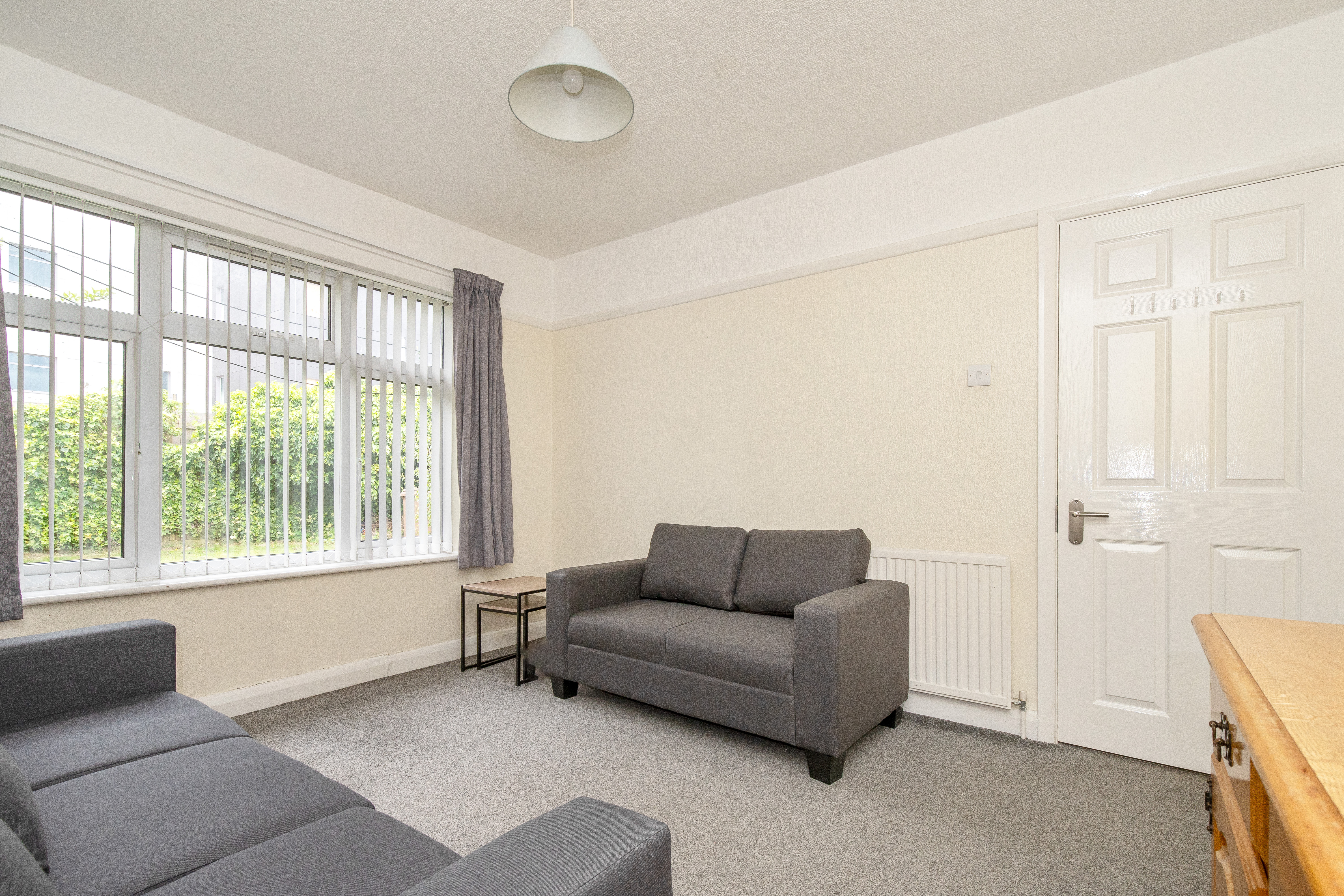2 Bed House Living Room